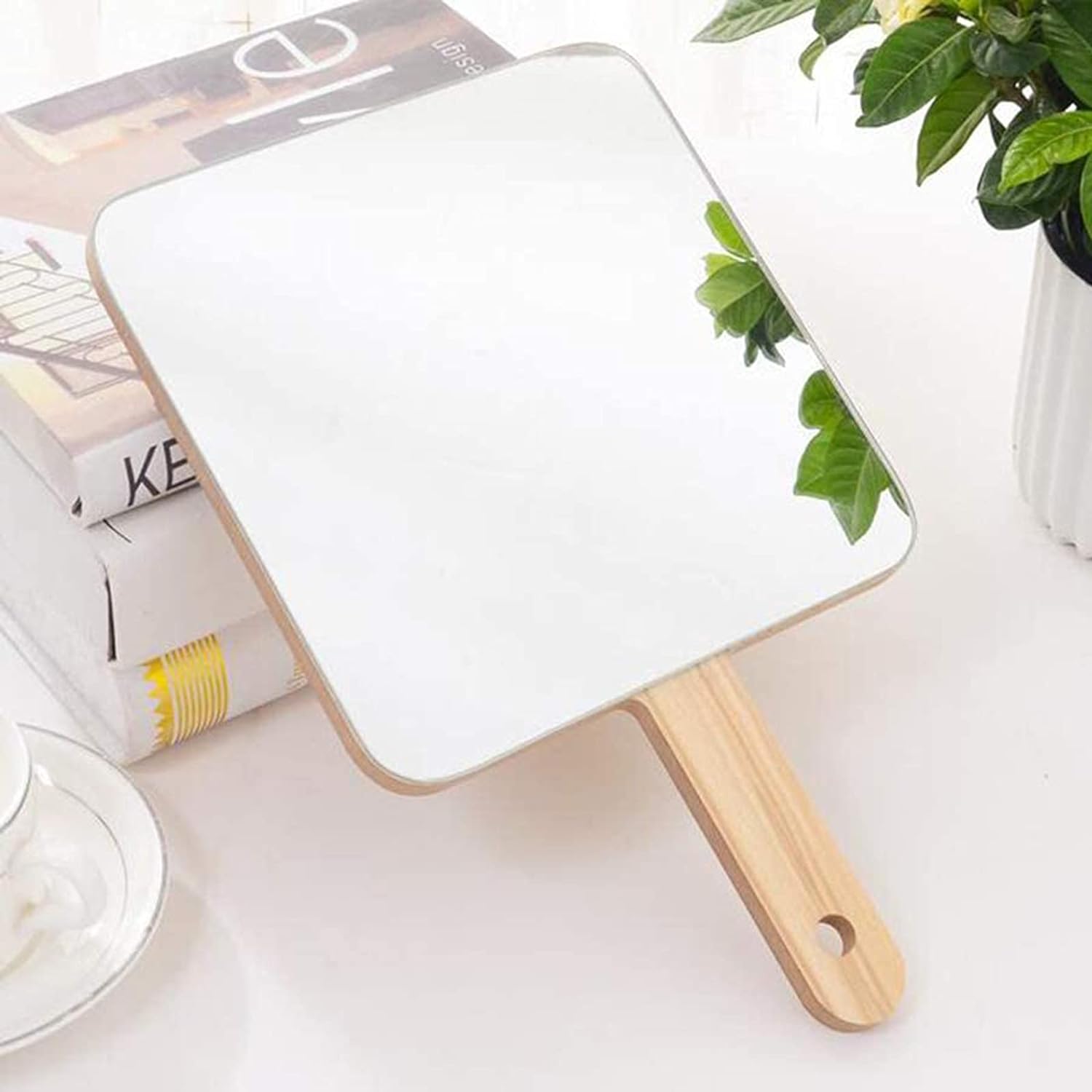 Kuaför Berber Ense Aynası Dişçi Güzellik Merkezi 720613