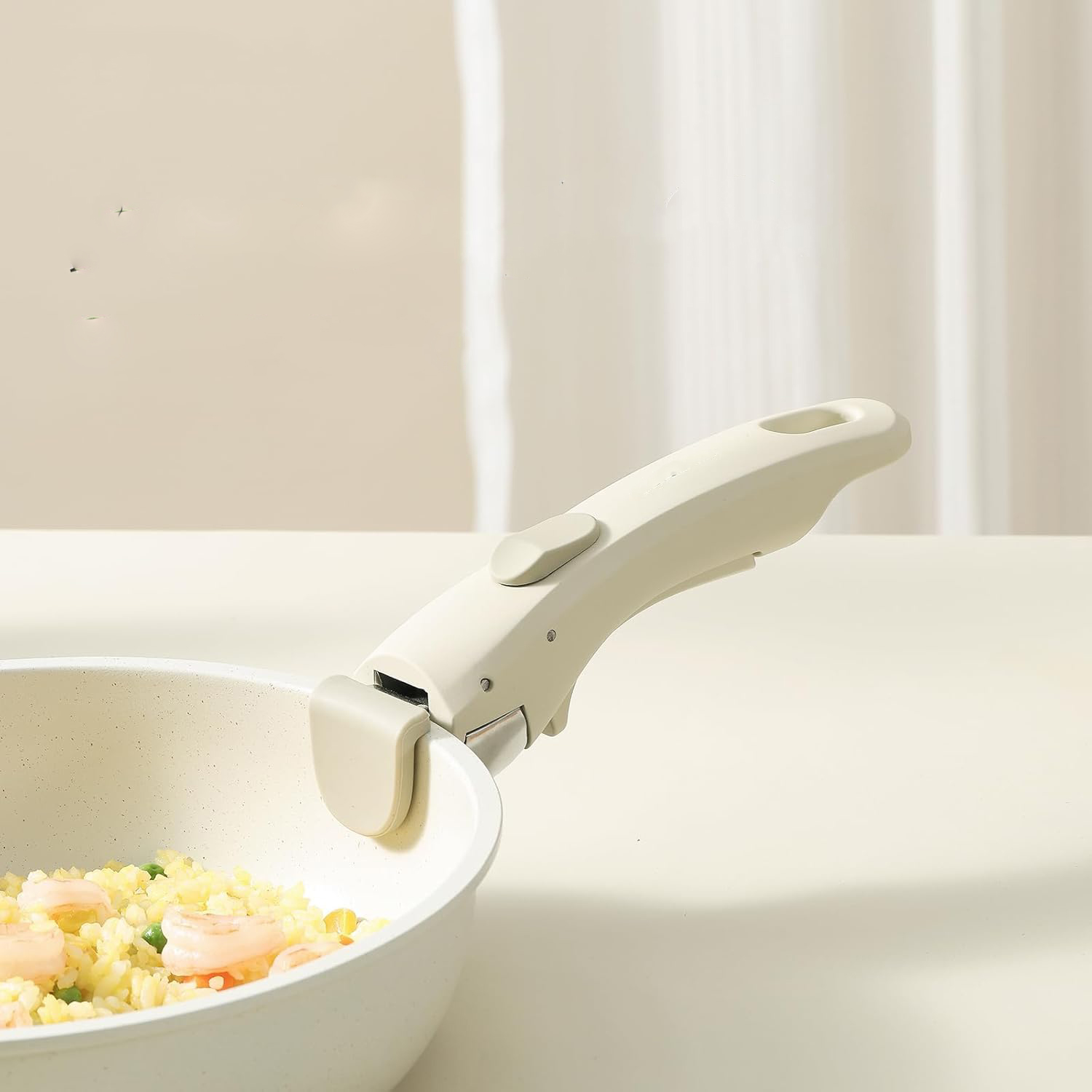 Profesyonel Kıskaçlı Tencere Tava Tutucu – Isıya Dayanıklı, Güvenli Kavrama 722197