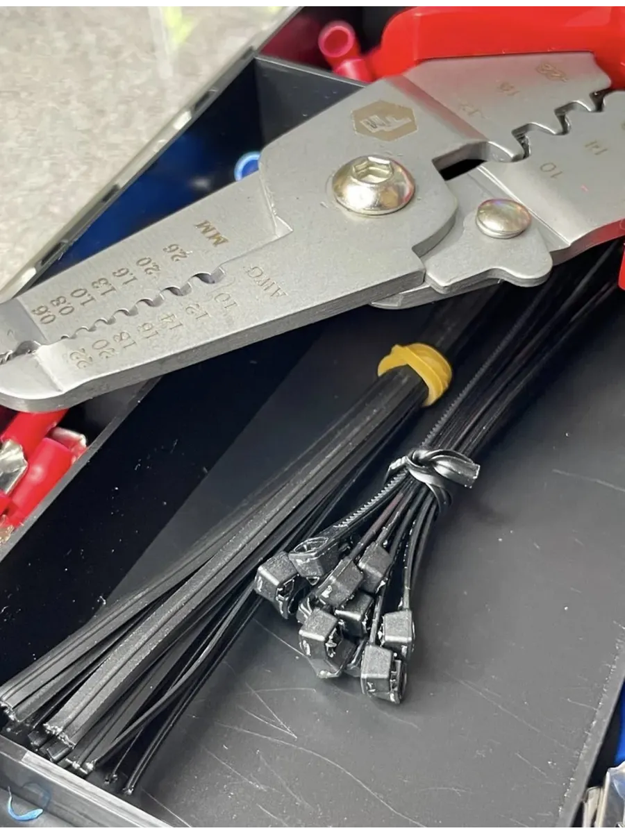 Otomatik Kablo Sıyırıcı ve Krimp Pensesi – AWG 10-22, Elektrikçi Seti 722482